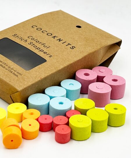 Negozio di filati online. Disponibili tanti accessori per chi ama lavorare a maglia o uncinetto, dai marcapunti ai ferri circolari, alle borse porta ferri