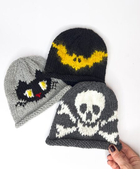 Pattern Maglia Cappellino Gatto nero schema per realizzare cappello con i ferri diritti che con i ferri circolari taglia per bimbo