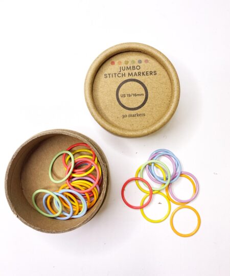 Negozio di filati online. Disponibili tanti accessori per chi ama lavorare a maglia o uncinetto, dai marcapunti ai ferri circolari, alle borse porta ferri