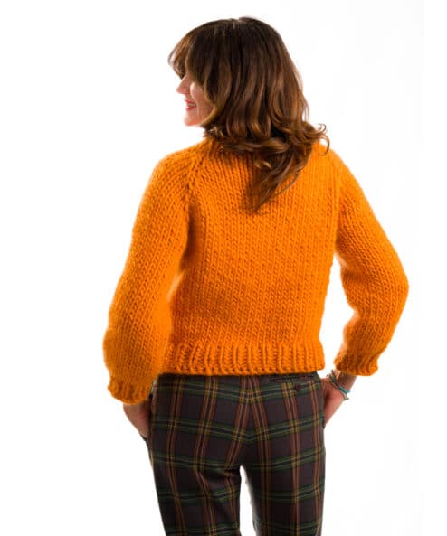 Maglione Top-Down con lana grossa con i ferri circolari modello facile e veloce