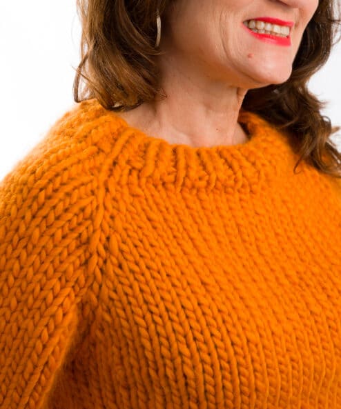 Maglione Top-Down con lana grossa con i ferri circolari modello facile e veloce