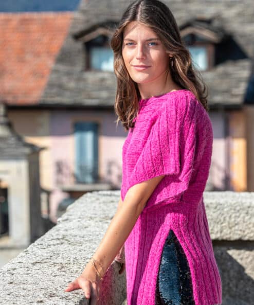 Online yarn store. Knitting Kit: Red Carpet the first knit on the needles if you are a beginner and love knitting here is the pattern for you