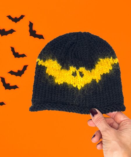 Pattern Maglia Cappellino Gatto nero schema per realizzare cappello con i ferri diritti che con i ferri circolari taglia per bimbo