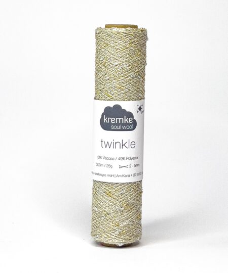 filato Lamè Twinkle Kremke Soul Wool è un filato per tutte le stagioni luminoso e morbido puoi lavorarlo all'uncinetto o ferri