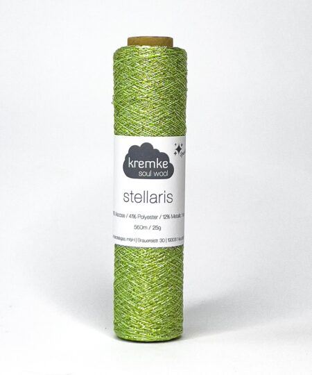filato Lamè Stellaris Kremke Soul Wool è un filato per tutte le stagioni luminoso e morbido puoi lavorarlo all'uncinetto o ferri