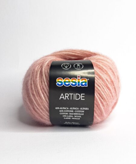 Artide è un gomitolo in alpaca e lana di Sesia Filati soffice e caldo ideale per lavori ai ferri a maglia e uncinetto