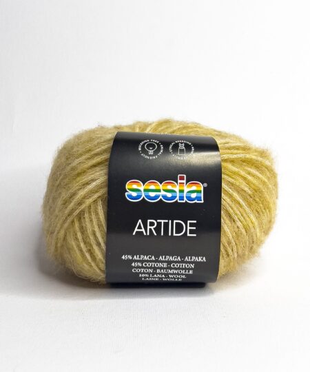 Artide è un gomitolo in alpaca e lana di Sesia Filati soffice e caldo ideale per lavori ai ferri a maglia e uncinetto
