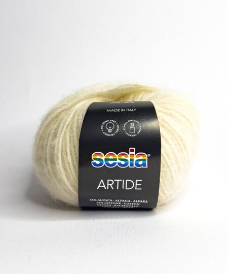 Artide è un gomitolo in alpaca e lana di Sesia Filati soffice e caldo ideale per lavori ai ferri a maglia e uncinetto