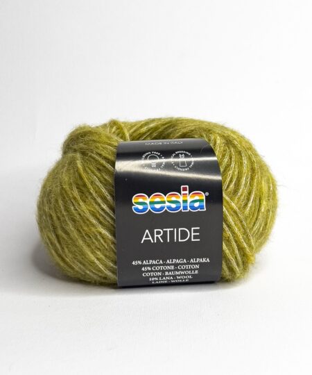 Artide è un gomitolo in alpaca e lana di Sesia Filati soffice e caldo ideale per lavori ai ferri a maglia e uncinetto