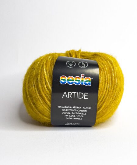 Artide è un gomitolo in alpaca e lana di Sesia Filati soffice e caldo ideale per lavori ai ferri a maglia e uncinetto