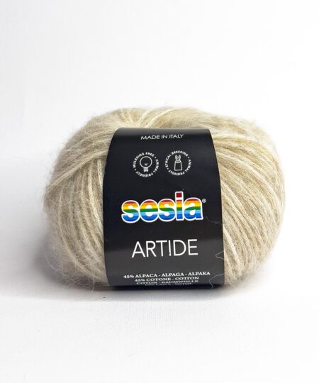 Artide è un gomitolo in alpaca e lana di Sesia Filati soffice e caldo ideale per lavori ai ferri a maglia e uncinetto