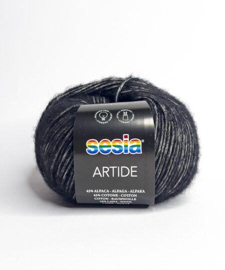 Artide è un gomitolo in alpaca e lana di Sesia Filati soffice e caldo ideale per lavori ai ferri a maglia e uncinetto