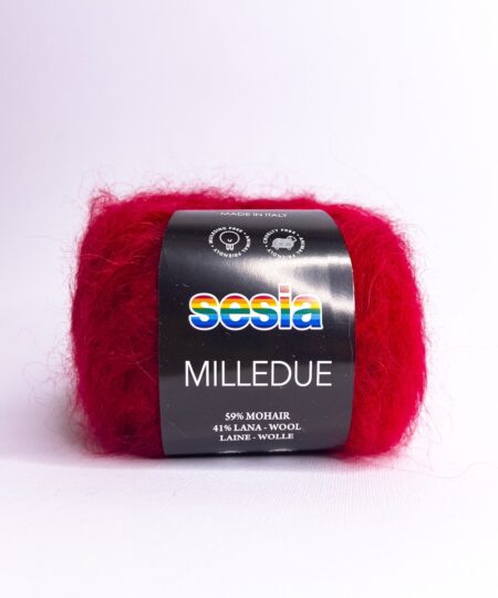 Milledue di Manifattura Sesia è un filato in Mohair e lana morbidissima Super Bulky ideale per lavori ai ferri o all'uncinetto