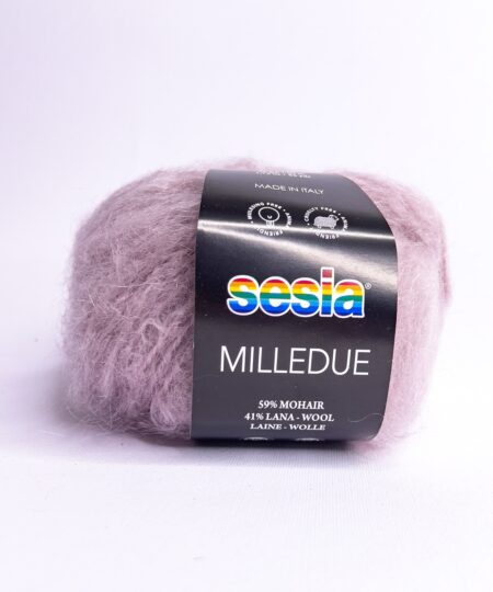 Milledue di Manifattura Sesia è un filato in Mohair e lana morbidissima Super Bulky ideale per lavori ai ferri o all'uncinetto