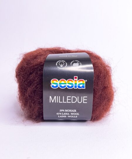Milledue di Manifattura Sesia è un filato in Mohair e lana morbidissima Super Bulky ideale per lavori ai ferri o all'uncinetto