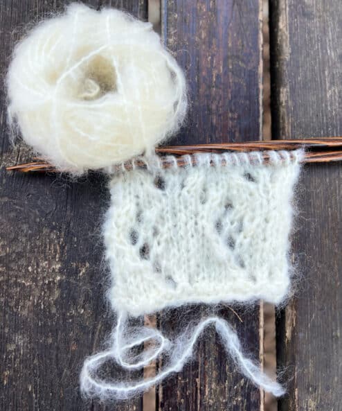 Pattern per principianti ai ferri e all'uncinetto per realizzare maglie sciarpe scialli
