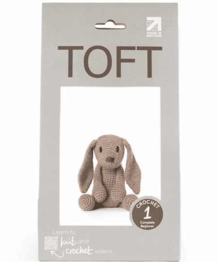 emma la coniglietta è un Kit Amigurumi con Filati Toft un regalo ideale per gli amanti dell'uncinetto anche per i principianti