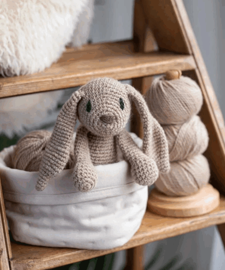 emma la coniglietta è un Kit Amigurumi con Filati Toft un regalo ideale per gli amanti dell'uncinetto anche per i principianti