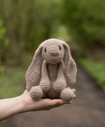 emma la coniglietta è un Kit Amigurumi con Filati Toft un regalo ideale per gli amanti dell'uncinetto anche per i principianti