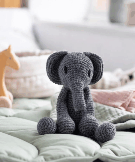 bridget l'elefantina è un Kit Amigurumi con Filati Toft un regalo ideale per gli amanti dell'uncinetto anche per i principianti
