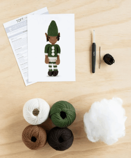Elf Doll è un Kit Amigurumi con Filati Toft un regalo ideale per gli amanti dell'uncinetto anche per i principianti e esperti