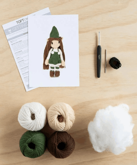 Elfie Doll è un Kit Amigurumi con Filati Toft un regalo ideale per gli amanti dell'uncinetto anche per i principianti e esperti